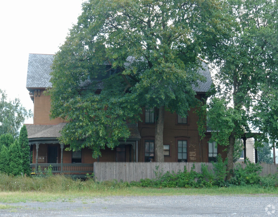 Building Photo - A. Perley House