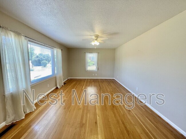 Building Photo - 621 Welsh Pl