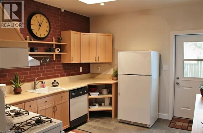 Photo du bâtiment - 126 Park St N