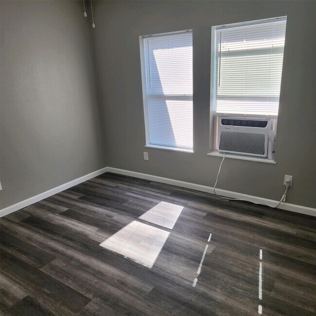 Foto del edificio - 122 Pineview Dr