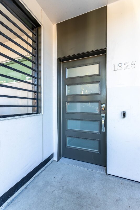 Foto del edificio - 1325 E Jefferson St