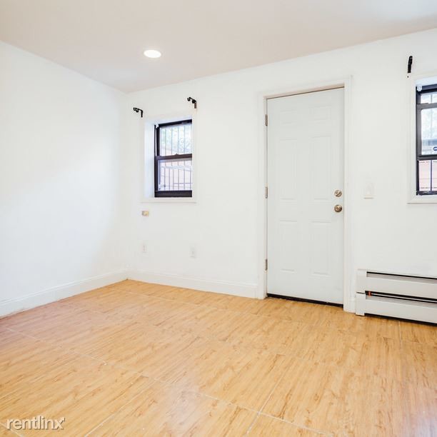 Building Photo - 510 Kosciuszko St
