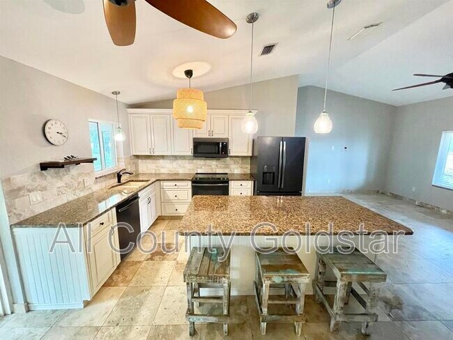 Foto del edificio - 13349 Buckett Cir