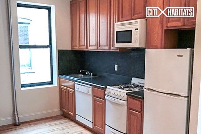 Foto del edificio - 351 Wadsworth Ave