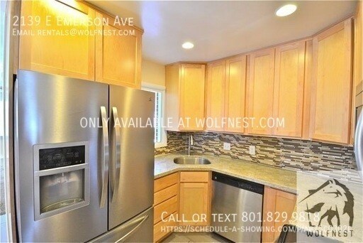 Foto del edificio - 2139 E Emerson Ave