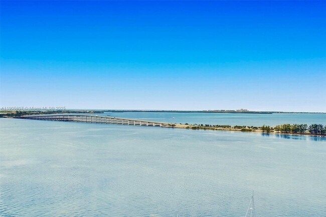Building Photo - 1901 Brickell Ave