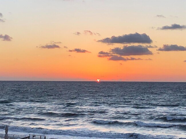 Foto del edificio - 3610 S Ocean Blvd