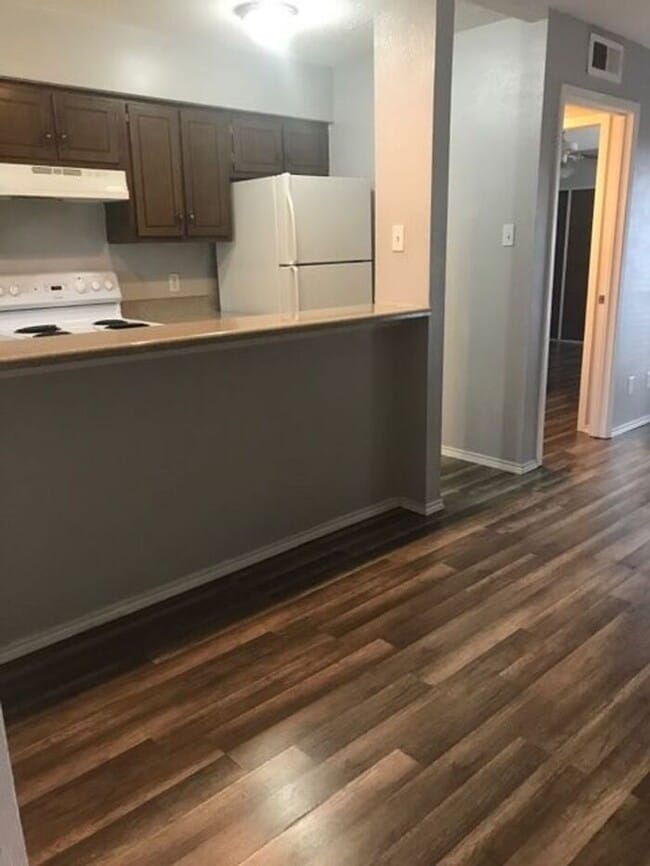 Building Photo - Condo Available at Boca Club Condominiums!