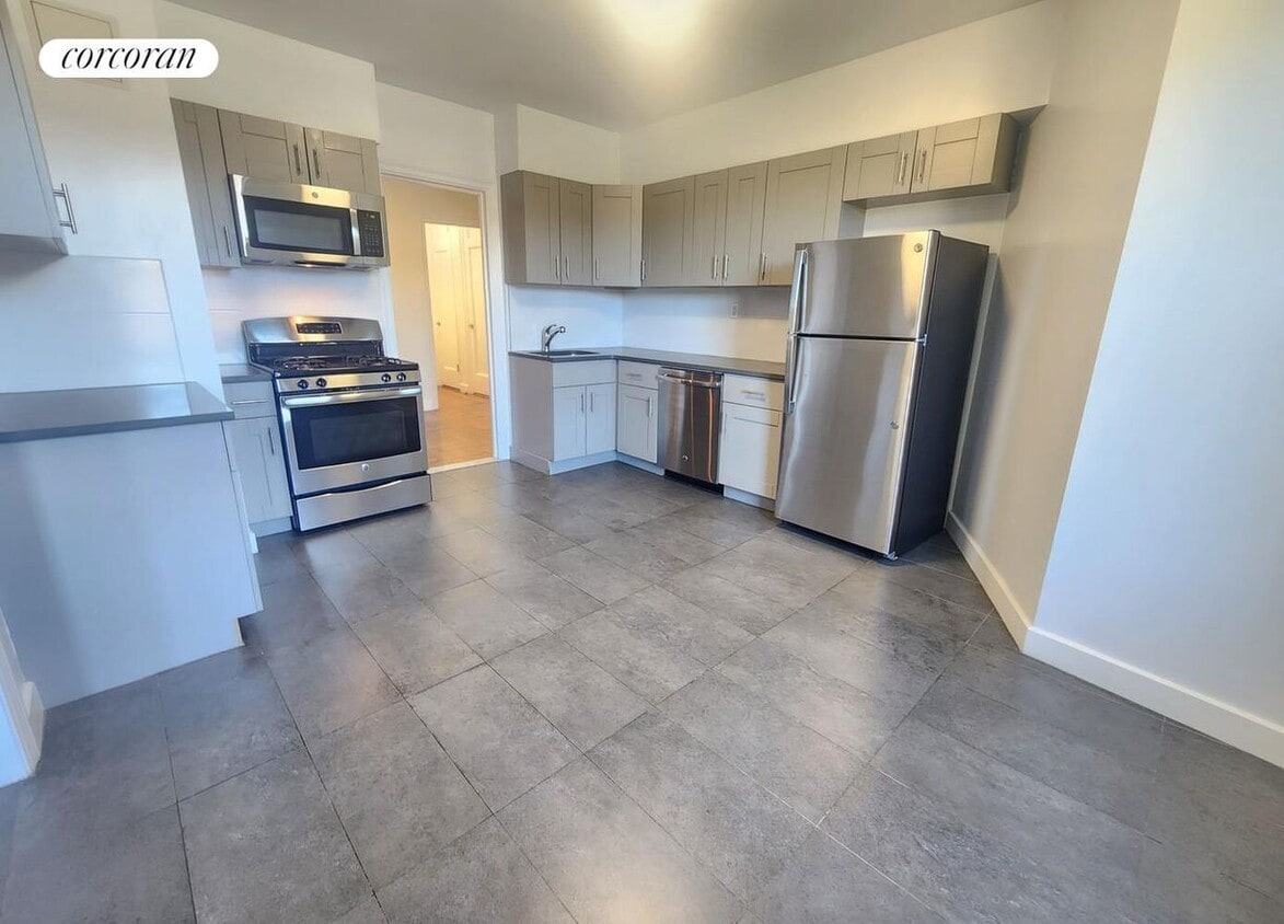 Primary Photo - 3900 Greystone Ave