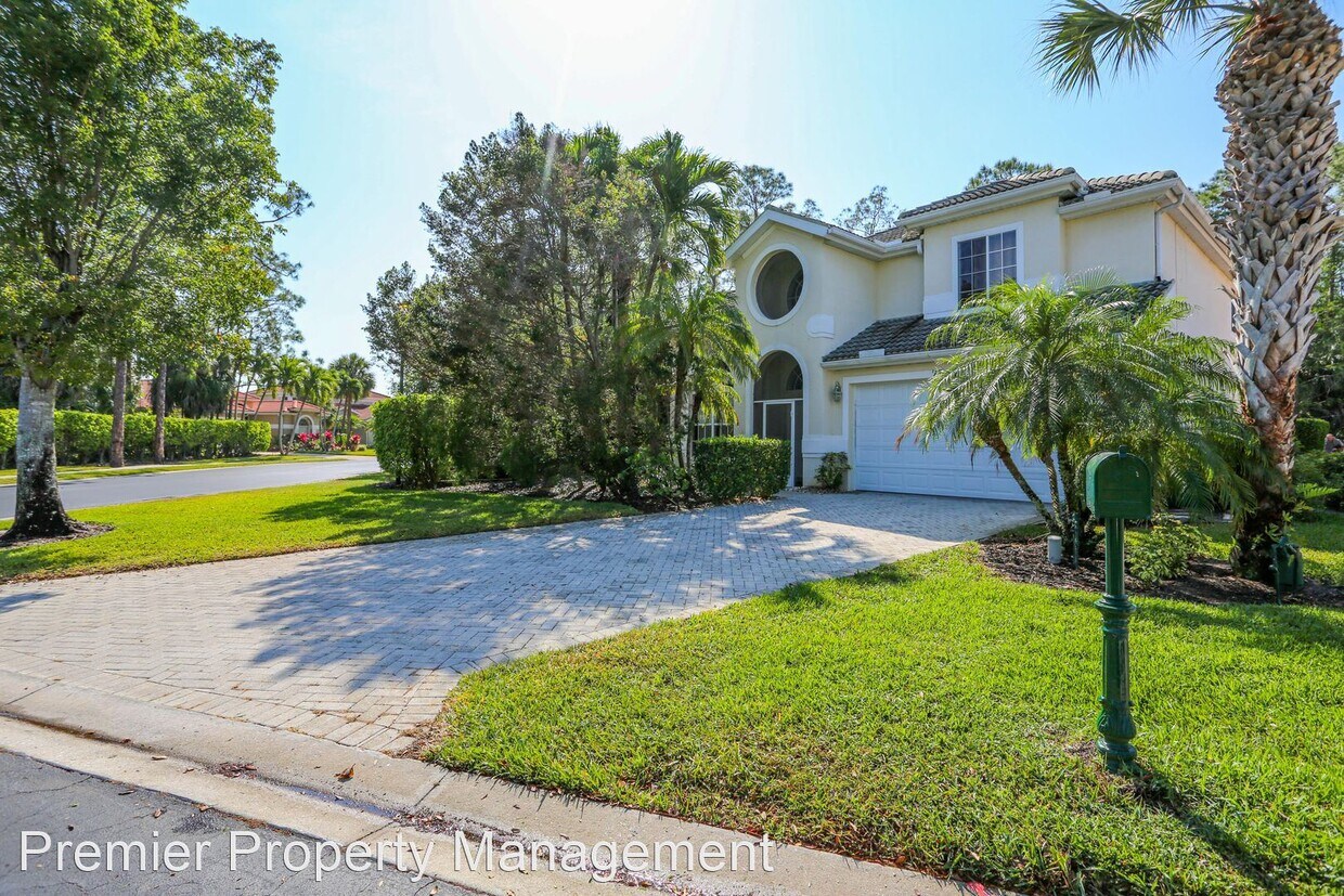 4 br, 3 bath House 7864 Stratford Drive House for Rent in Naples