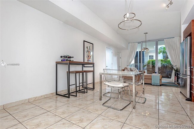 Foto del edificio - 3470 E Coast Ave