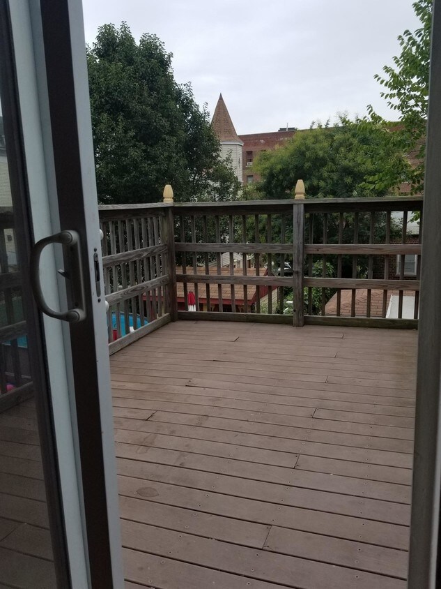 Foto principal - 1520 St Lawrence Ave