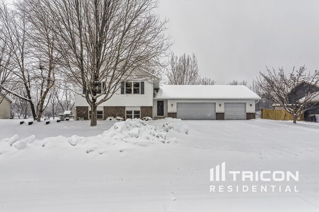 Building Photo - 3649 Kahler Dr NE