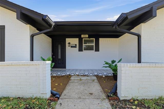 Building Photo - 1901 Wellington Dr