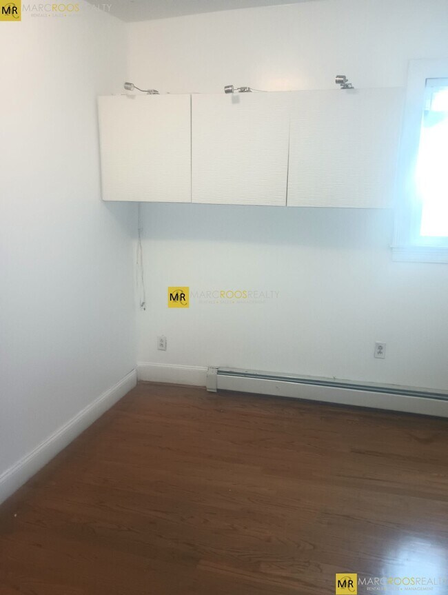 Foto del edificio - 319A Bennington St