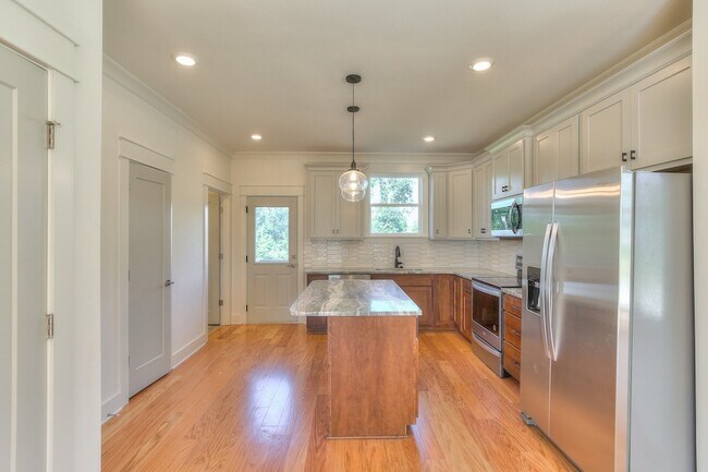 Building Photo - 3600 Quail Dr