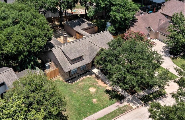 Building Photo - 15734 Lakedale Dr