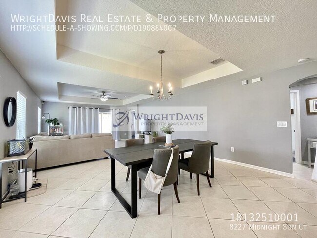 Foto del edificio - 8227 Midnight Sun Ct