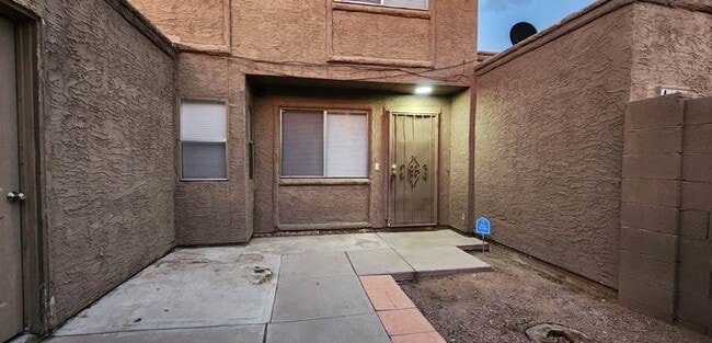 Building Photo - 4423 E Pueblo Ave