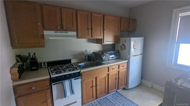 Building Photo - 14 Bridge St