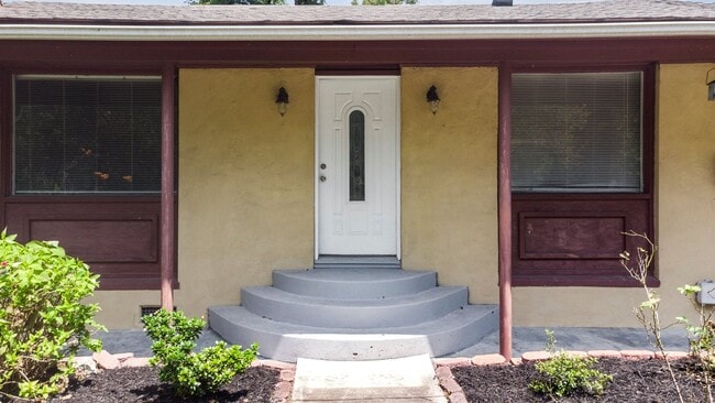 Building Photo - 104 Bernhurst Rd