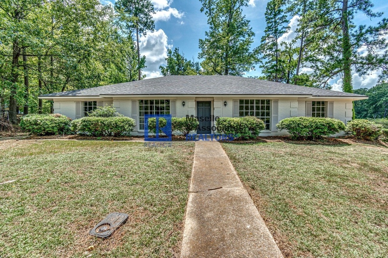 Primary Photo - 4 Bed/2 Bath Home in Crossgates in Brandon