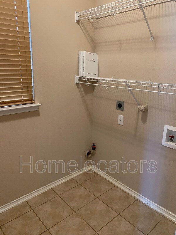 Foto del edificio - 26227 Cuyahoga Cir