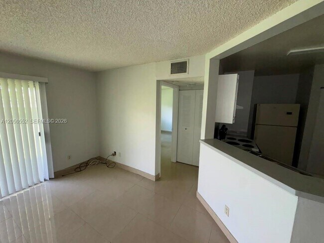 Foto del edificio - 3461 NW 44th St