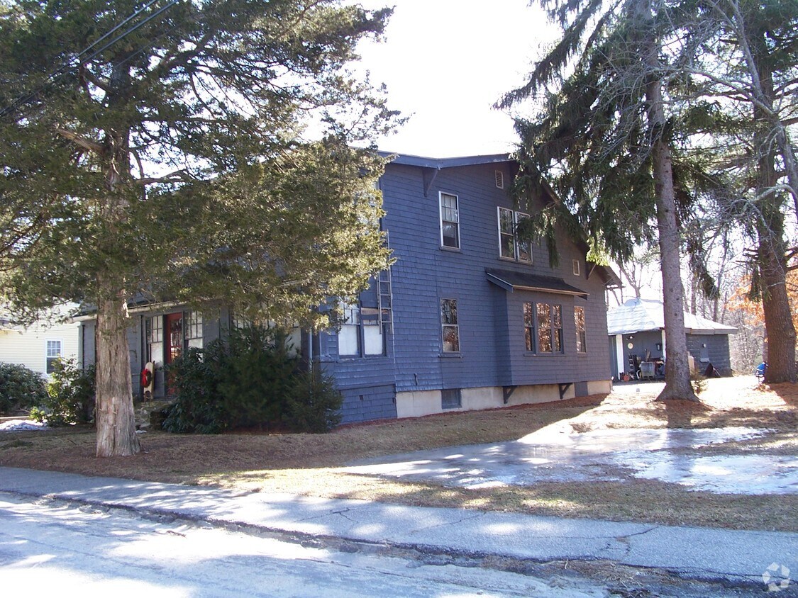 Building Photo - 22 5th Ave