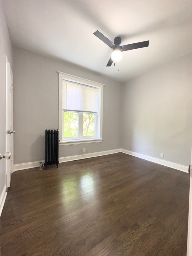 Foto del edificio - 1258 W Montrose Ave