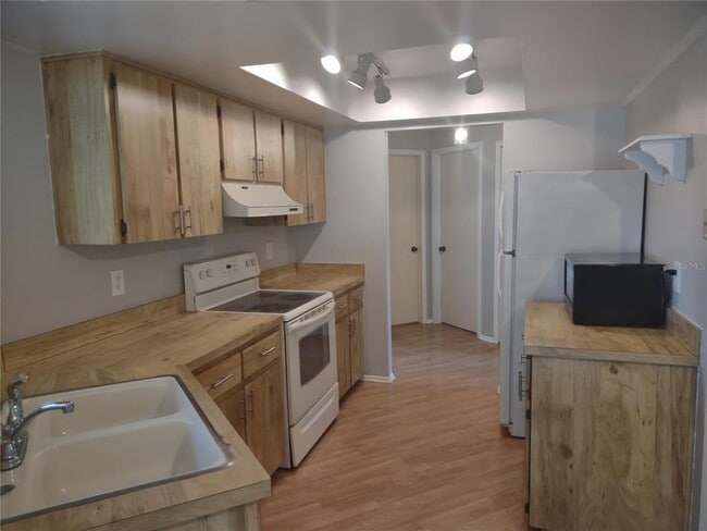 Foto del edificio - 11117 Upton St