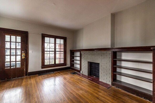 Building Photo - 2838-2840 Findley Ave