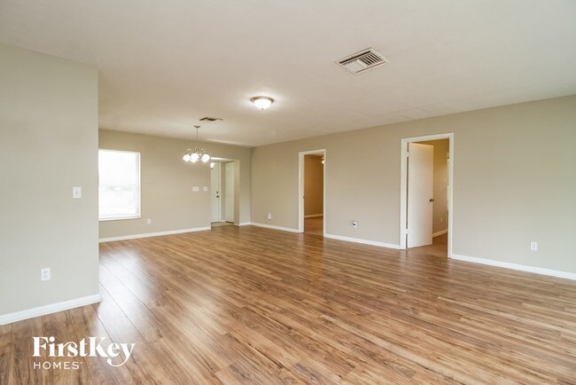 Building Photo - 1791 S Village Dr