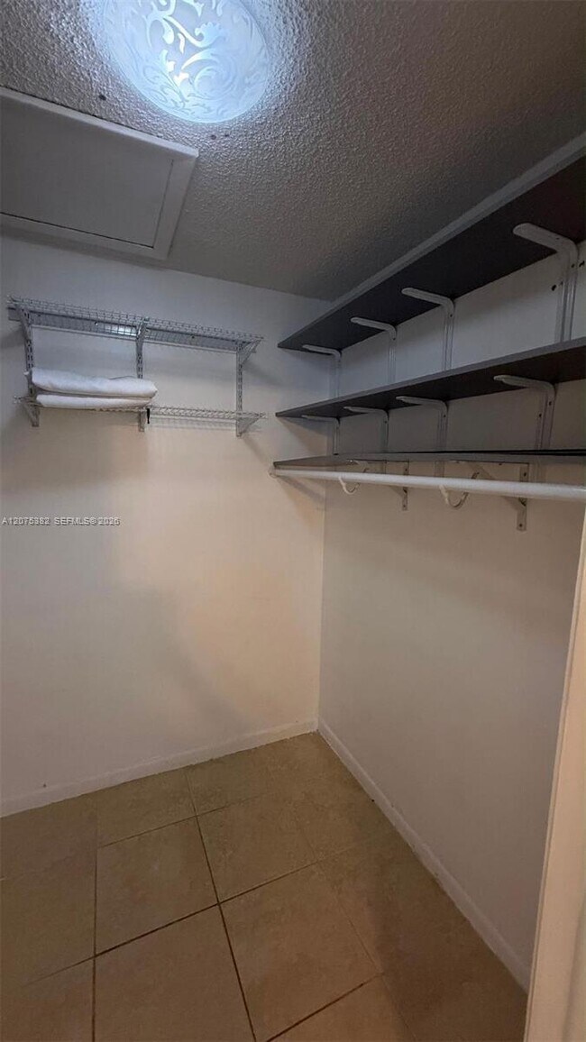 Foto del edificio - 7411 SW 152nd Ave