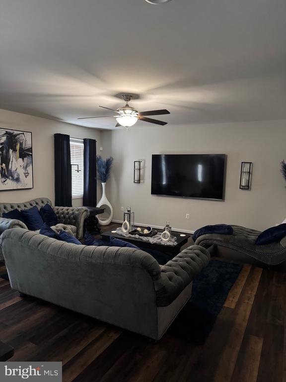 Foto del edificio - 9510 Hillcrest Dr