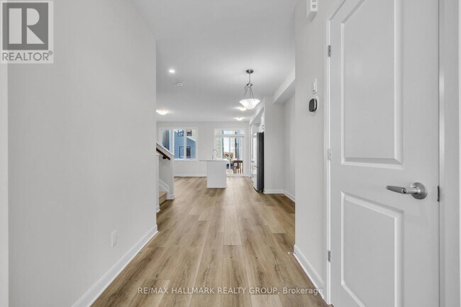 Building Photo - 2526 Esprit Dr