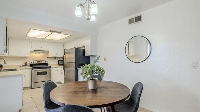 Foto del edificio - 16 W Loma Vista Dr