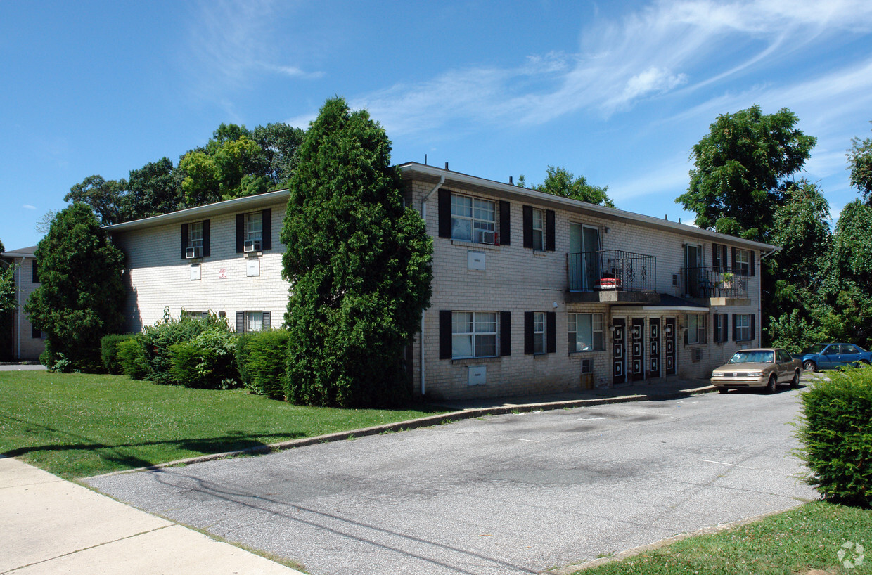 Building Photo - Mountain Lane Apartments