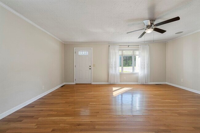 Foto del edificio - 2736 Bill Dedmon Rd