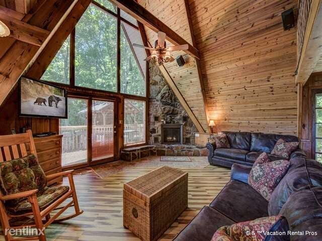 Primary Photo - 1164 Upper Alpine Way