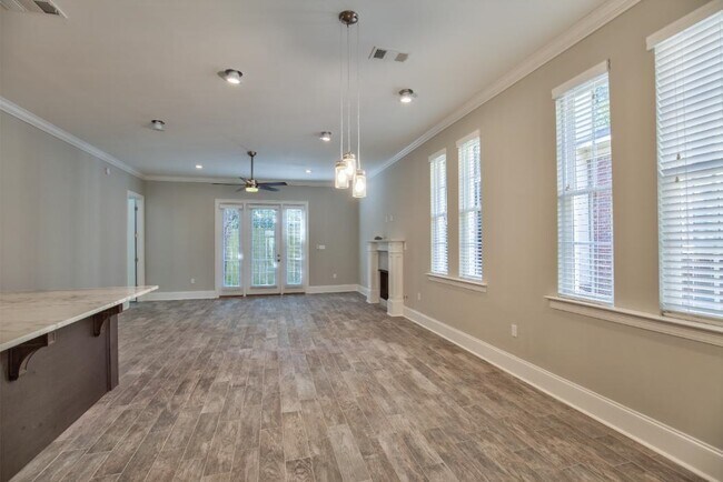 Building Photo - 1806 Ashley Hall Way