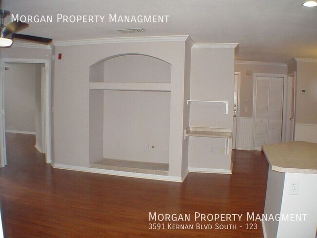 Foto del edificio - 3591 Kernan Blvd S