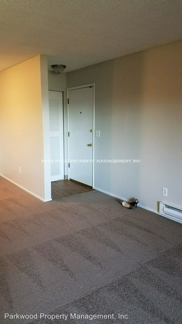 Building Photo - 2 br, 1 bath House - 6111 N. 15th St #H205
