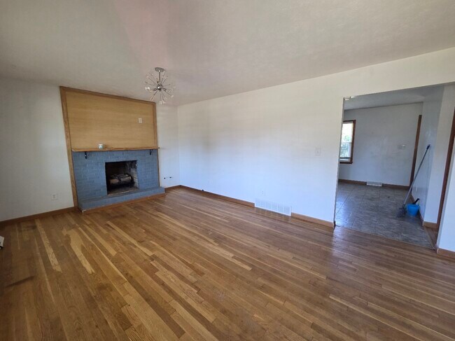 Foto del edificio - 521 Stonehaven Dr