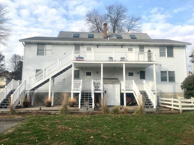 Building Photo - AMG 33 Valley LLC