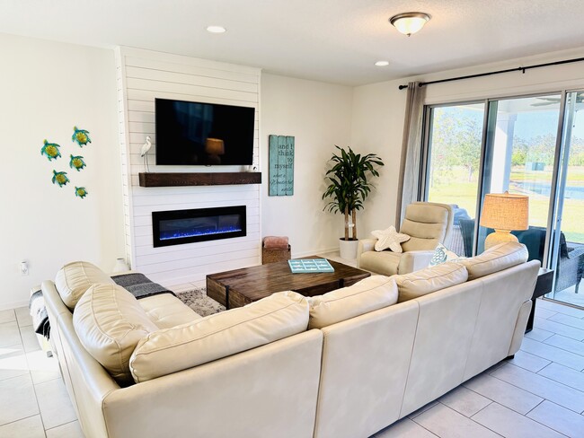 Foto del edificio - 128 Nighthawk Ln