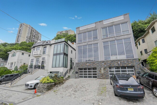 Foto del edificio - 760 Undercliff Ave