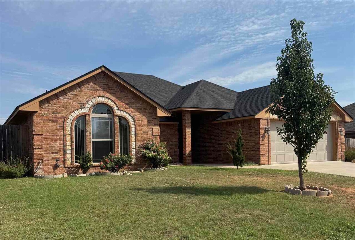Primary Photo - 1512 Scenic Ridge