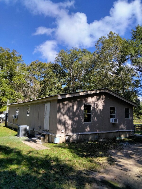 Foto del edificio - 15509 Parret Ln