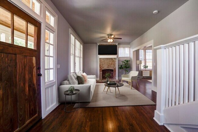 Foto del edificio - Downtown 3/2.5 Fully Remodeled!
